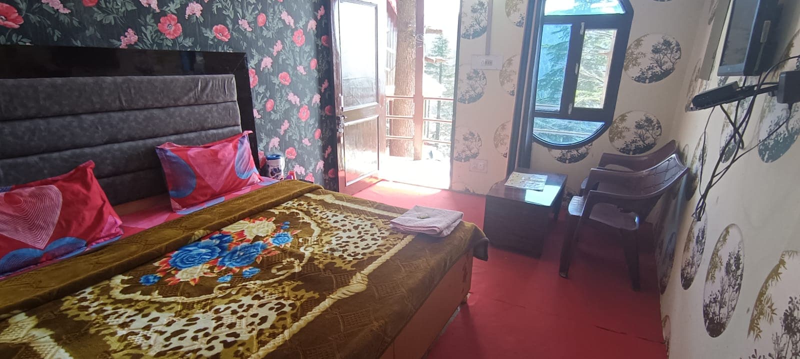 Spacious double bed room
