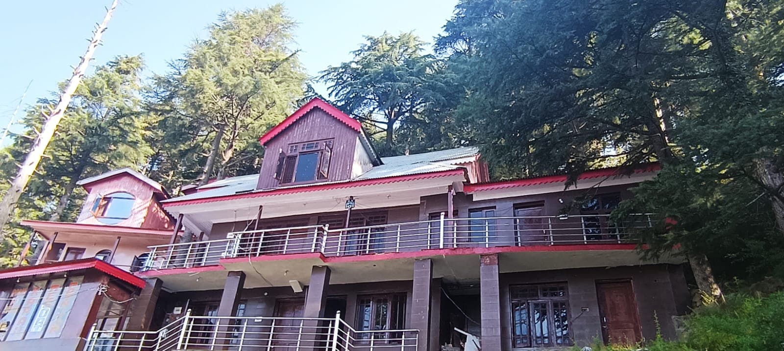 Karan Resort exterior view, Patnitop